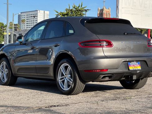 Used 2018 Porsche Macan w/ Premium Package Plus AWD/4WD image 6