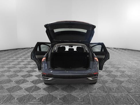 Used 2025 Lincoln Nautilus Premier w/ Equipment Group 102A AWD/4WD image 10