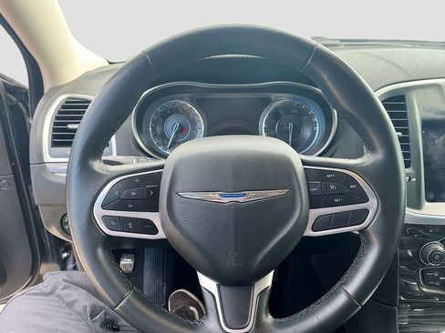 Used 2021 Chrysler 300 Touring w/ Driver Convenience Group RWD image 11