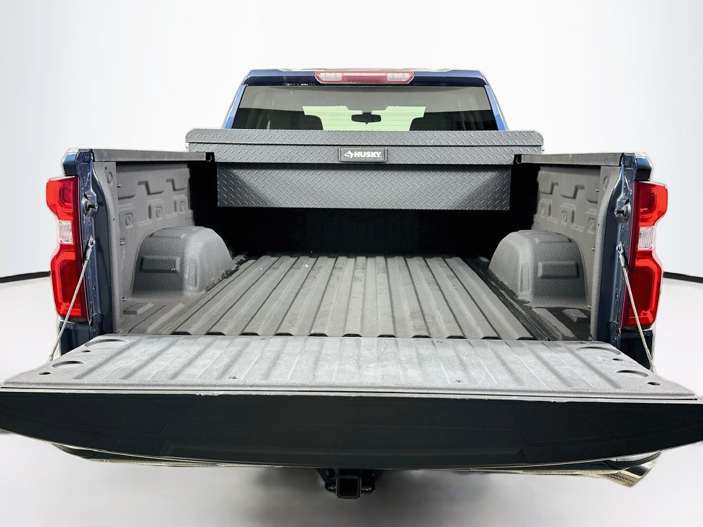 Used 2020 Chevrolet Silverado 1500 Custom w/ Custom Value Package AWD/4WD image 15