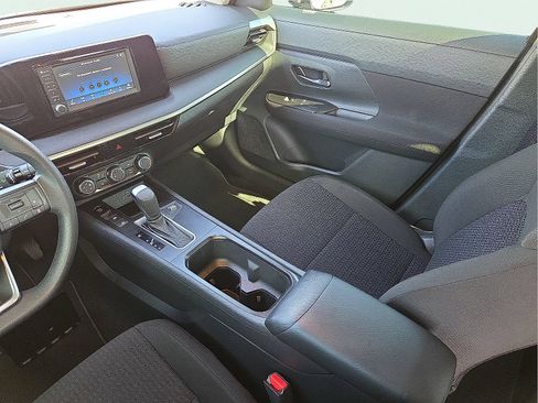 Used 2025 Nissan Kicks S FWD image 11