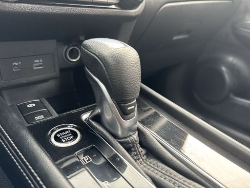 Used 2023 Nissan Kicks SR w/ SR Premium Package FWD image 23