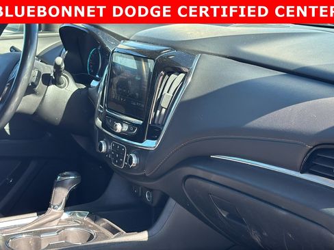 Used 2020 Chevrolet Traverse LT image 27