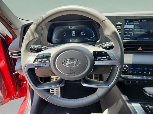 Certified 2025 Hyundai Elantra Sport FWD image 9