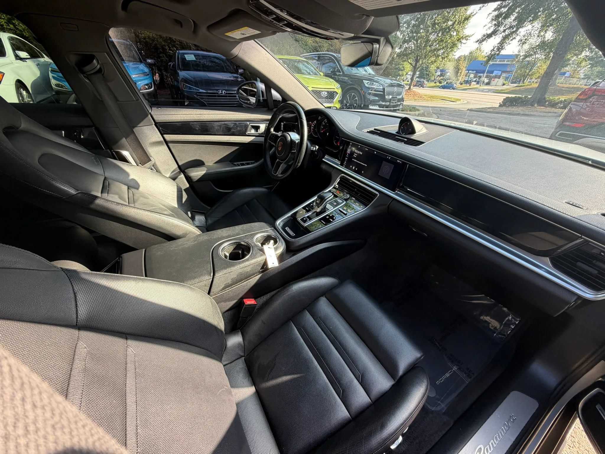 Used 2018 Porsche Panamera 4 AWD/4WD image 10