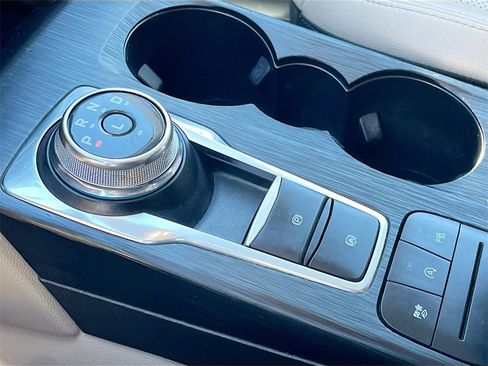 Used 2022 Ford Escape Titanium w/ Class II Trailer Tow Package image 17