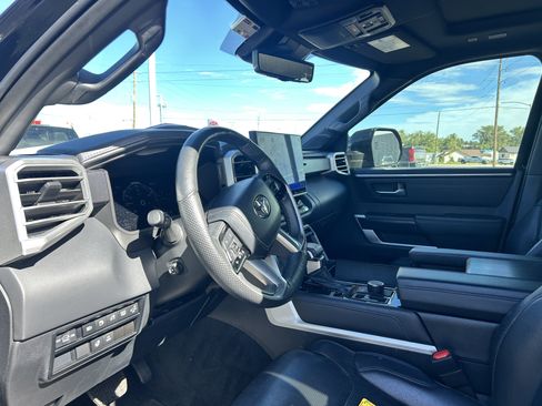 Used 2024 Toyota Sequoia Platinum AWD/4WD image 10