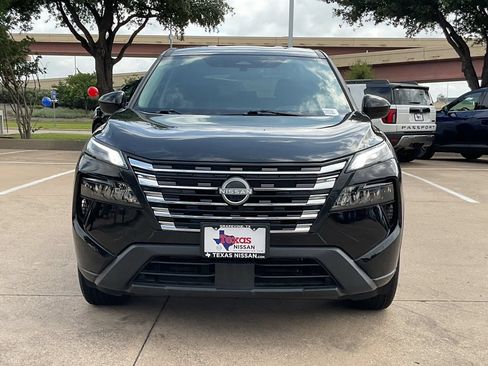 Used 2025 Nissan Rogue SV FWD image 2