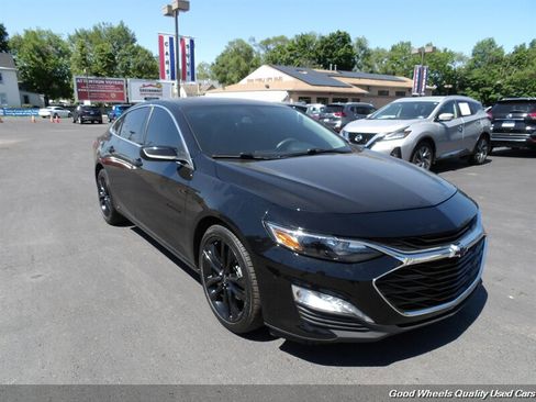 Used 2020 Chevrolet Malibu LT w/ Midnight Edition FWD image 3