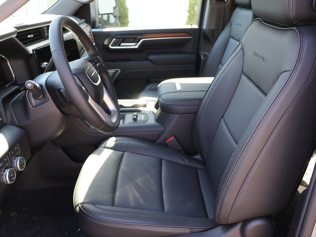 New 2026 GMC Sierra 2500 Denali w/ Denali Reserve Package AWD/4WD image 13