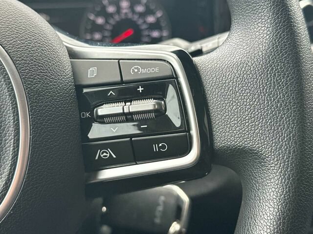 Used 2023 Kia Sorento LX FWD image 29
