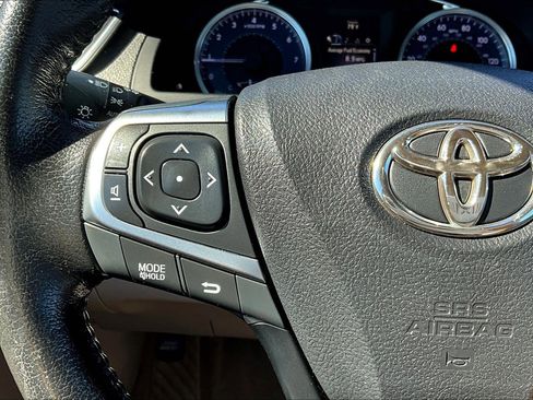 Used 2017 Toyota Camry LE image 18