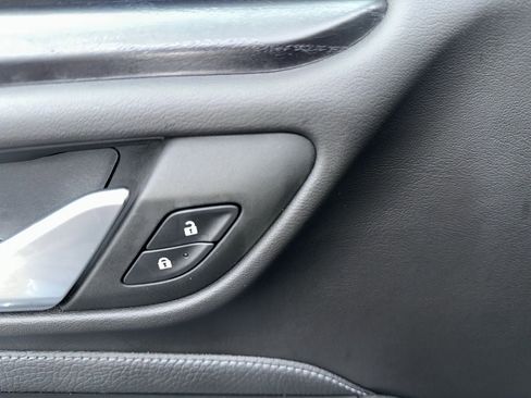 Used 2022 GMC Yukon XL Denali image 14