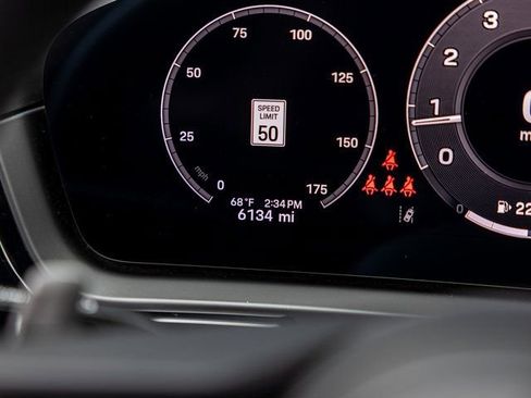 Certified 2025 Porsche Cayenne AWD/4WD image 50