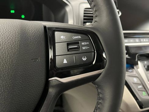 New 2026 Honda Odyssey Touring image 16