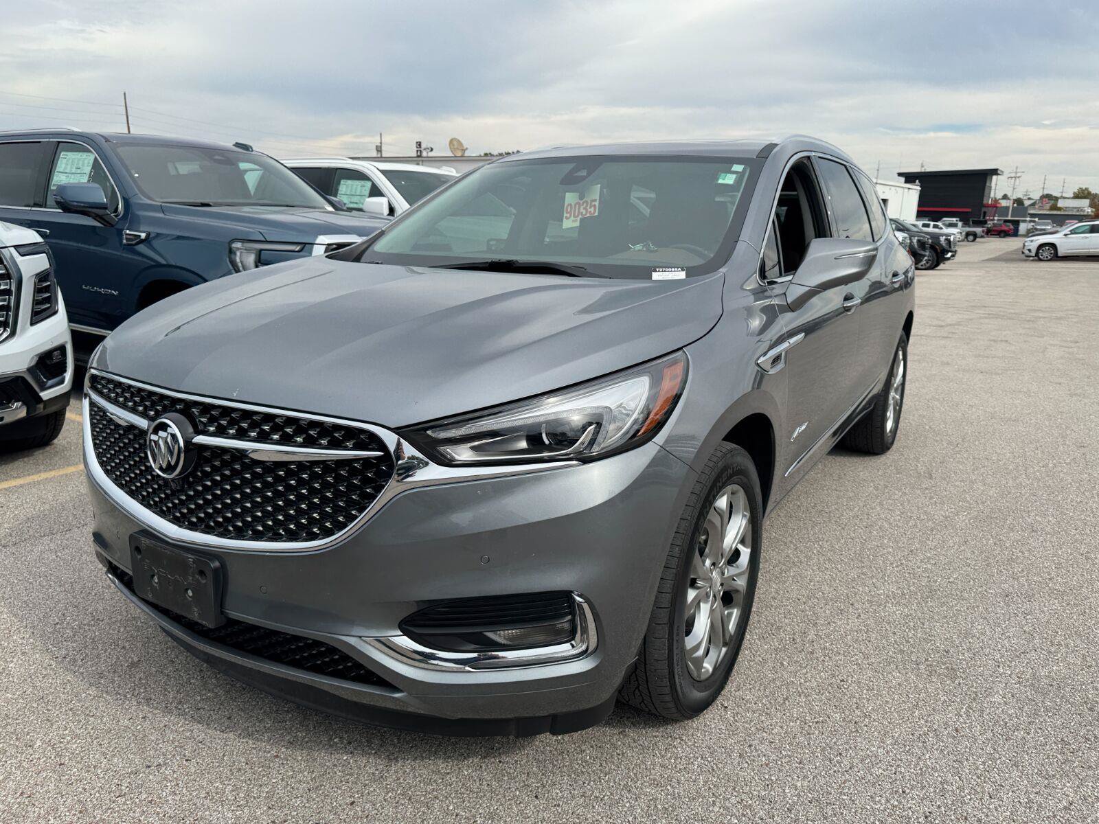 Used 2021 Buick Enclave Avenir AWD/4WD image 1