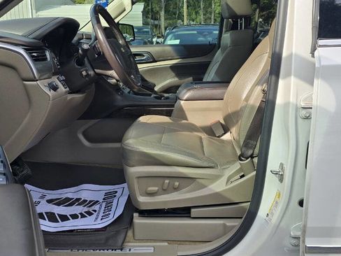 Used 2017 Chevrolet Tahoe LT w/ LT Signature Package RWD image 11