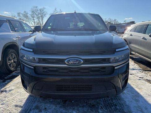 Used 2024 Ford Expedition Max XLT image 6