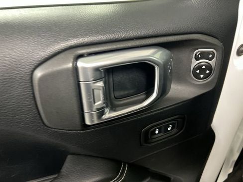 Used 2019 Jeep Wrangler Unlimited Sahara AWD/4WD image 22