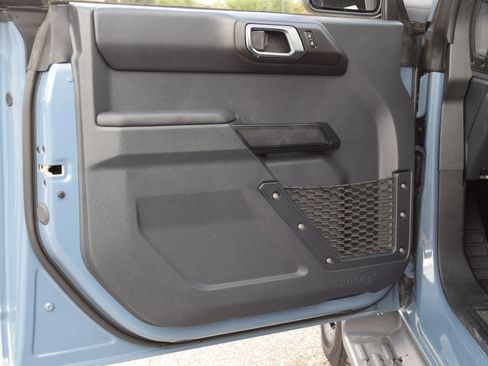 Used 2025 Ford Bronco Outer Banks AWD/4WD image 17