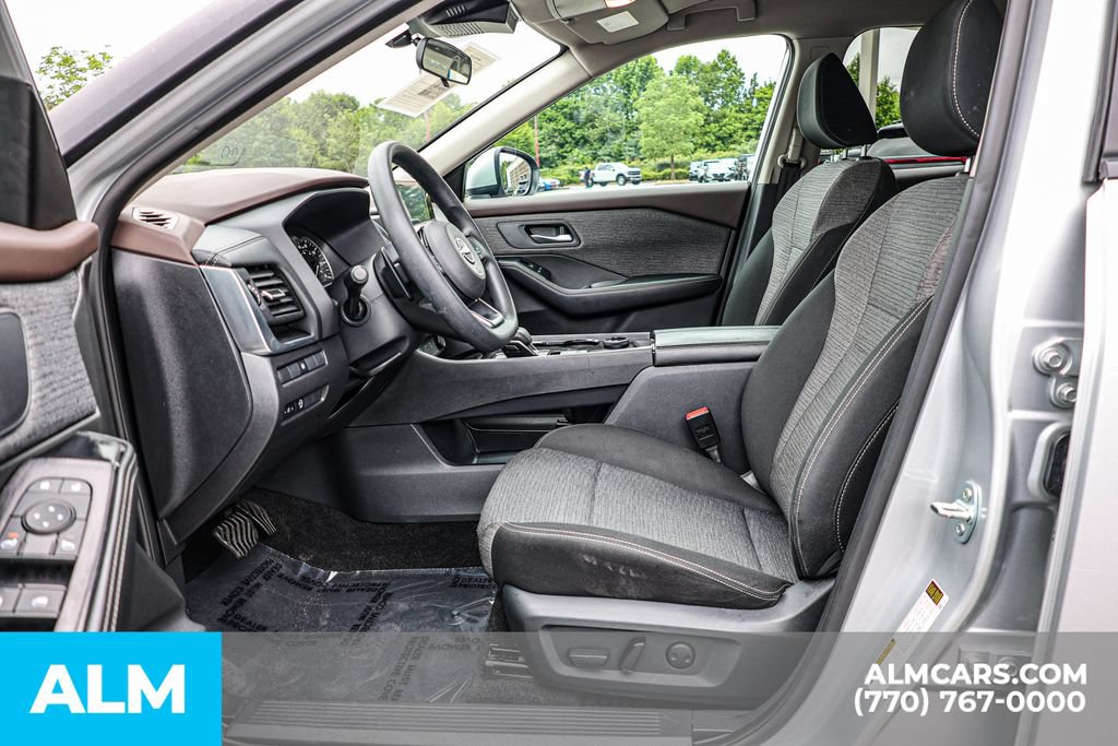 Used 2023 Nissan Rogue SV AWD/4WD image 17