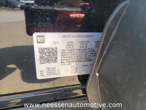 Used 2025 Chevrolet Trax LT w/ LT Convenience Package image 32