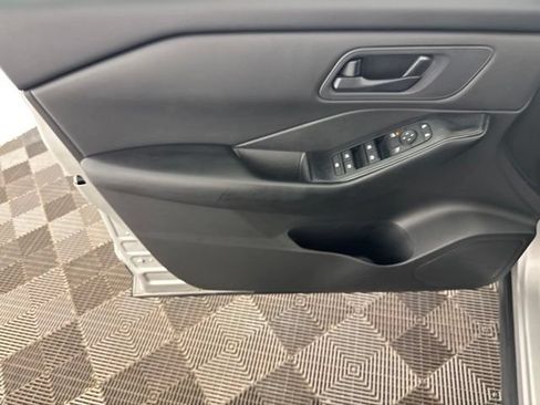 Certified 2024 Nissan Rogue S FWD image 18