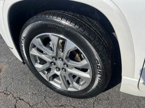 Used 2020 Chevrolet Traverse Premier image 39