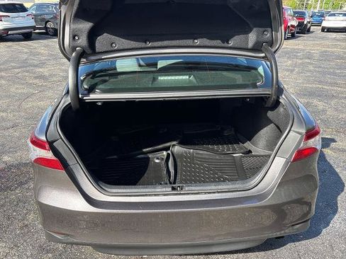 Used 2018 Toyota Camry LE FWD image 23