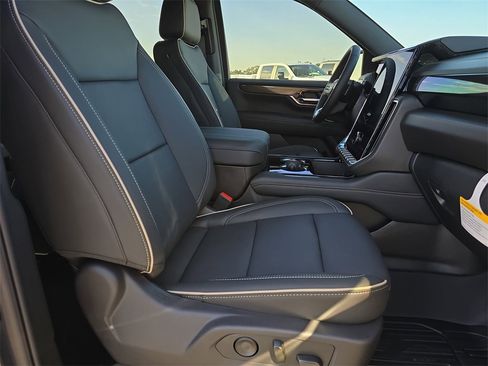 New 2026 GMC Yukon XL Elevation w/ LPO, Floor Liner Package image 10