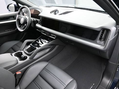 New 2026 Porsche Cayenne S image 33