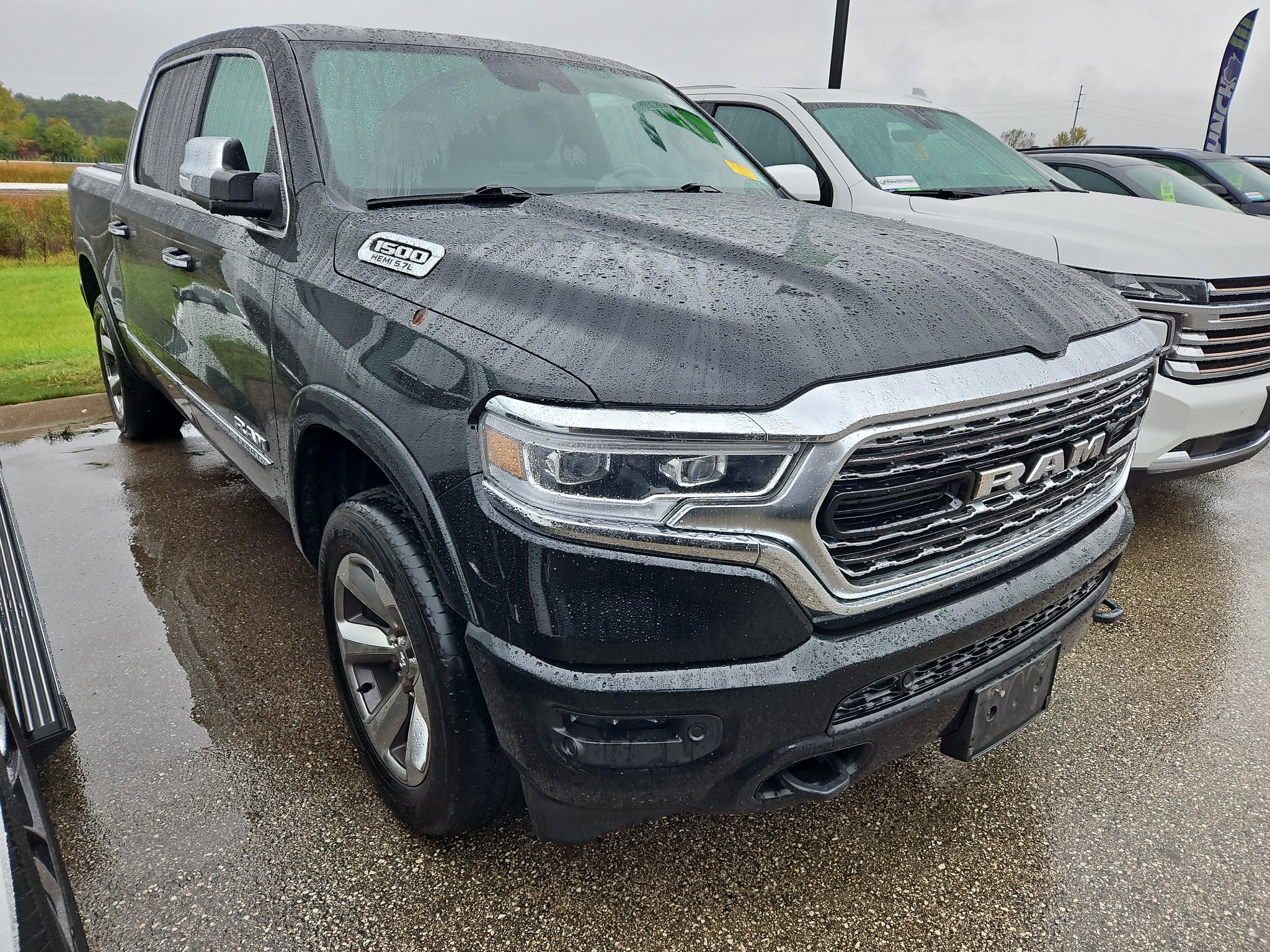 Used 2019 RAM 1500 Limited AWD/4WD image 3
