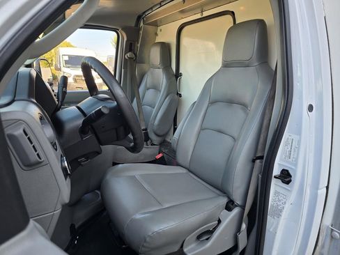 Used 2021 Ford E-450 and Econoline 450 Super Duty w/ Power Windows & Locks Group image 32