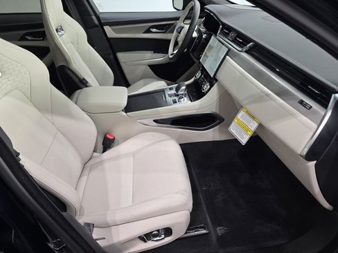 New 2026 Jaguar F-PACE R-Dynamic S AWD/4WD image 22