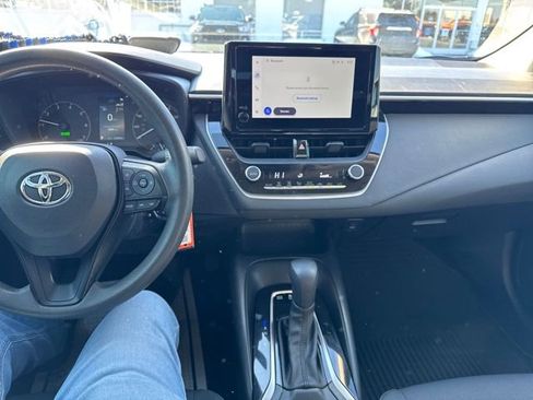 Used 2024 Toyota Corolla LE image 12