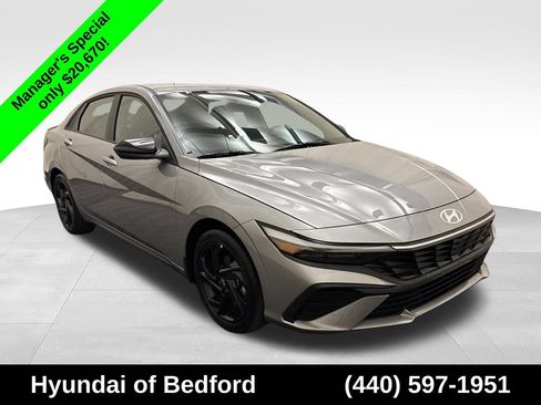 Certified 2026 Hyundai Elantra Sport FWD image 3