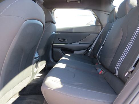 Used 2025 Hyundai Elantra Sport image 14