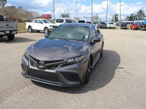 Used 2021 Toyota Camry SE image 7