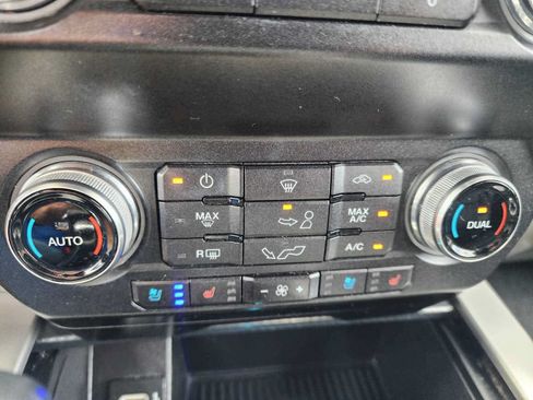 Used 2019 Ford F150 Lariat w/ Equipment Group 502A Luxury AWD/4WD image 29