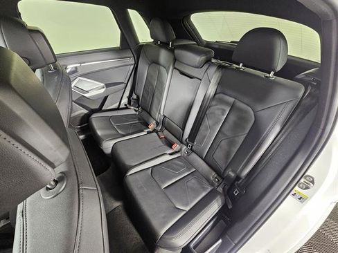 Used 2023 Audi Q3 2.0T Premium image 22