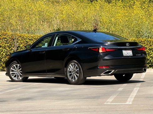 Certified 2025 Lexus ES 350 w/ Accessory Package (Z1) image 3