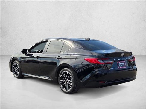 Used 2026 Toyota Camry XLE image 8