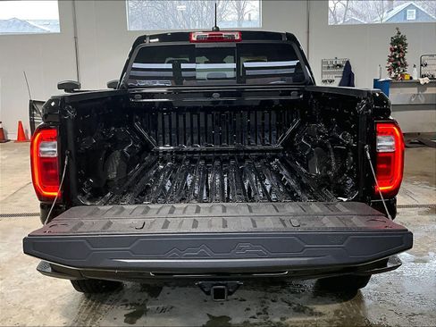 Used 2024 GMC Canyon Elevation w/ Convenience Package image 31