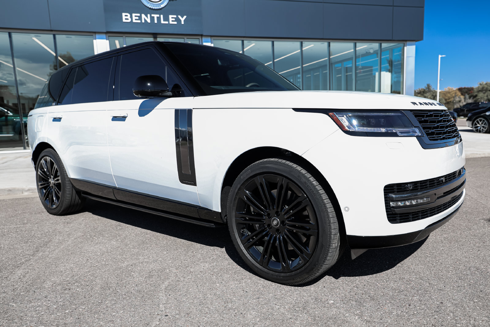 Used 2025 Land Rover Range Rover Long Wheelbase Autobiography AWD/4WD image 19