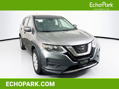 Used 2019 Nissan Rogue S FWD image 1