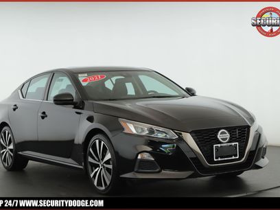 Used 2021 Nissan Altima 2.5 SR w/ SR Premium Package
