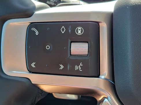 Used 2025 Land Rover Discovery S AWD/4WD image 20