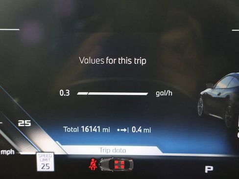 Used 2025 BMW 440i xDrive Coupe w/ Premium Package image 17