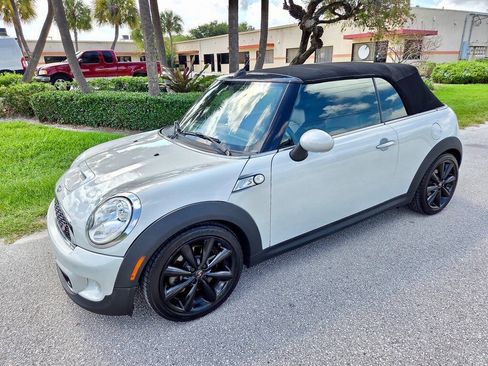 Used 2013 MINI Cooper S FWD image 3