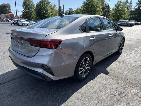 Used 2023 Kia Forte LXS FWD image 6